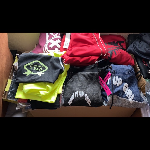 Clothes - Picture 6 of 16